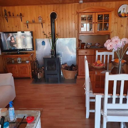 Cabana De Madera Especial Y Acogedora Cardenete ภายนอก รูปภาพ
