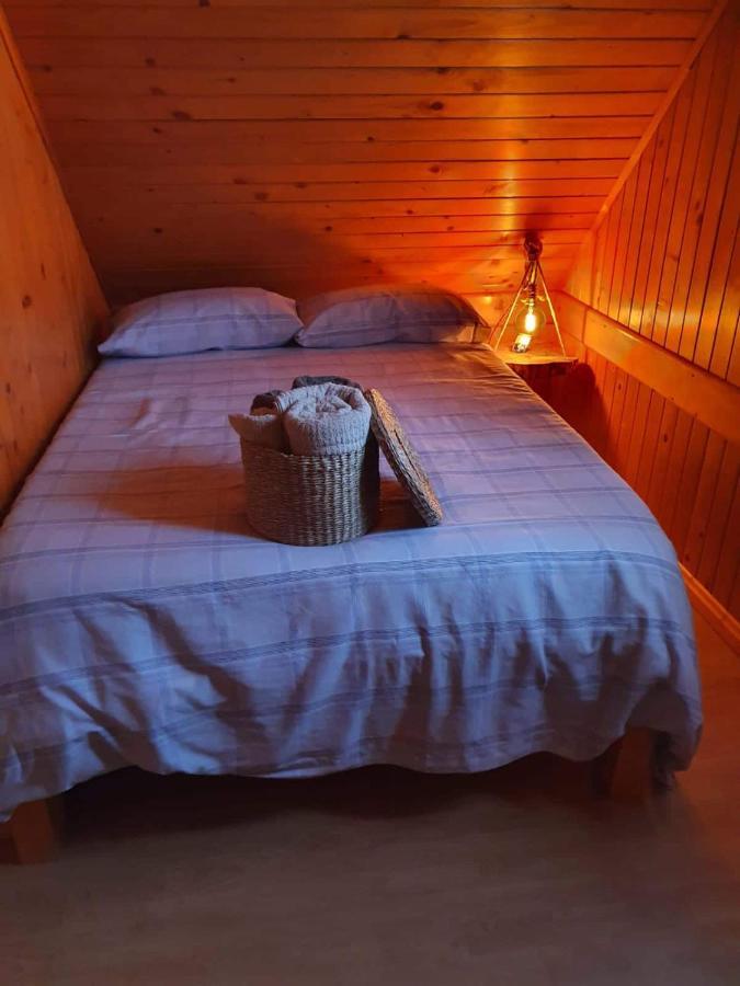 Cabana De Madera Especial Y Acogedora Cardenete ภายนอก รูปภาพ