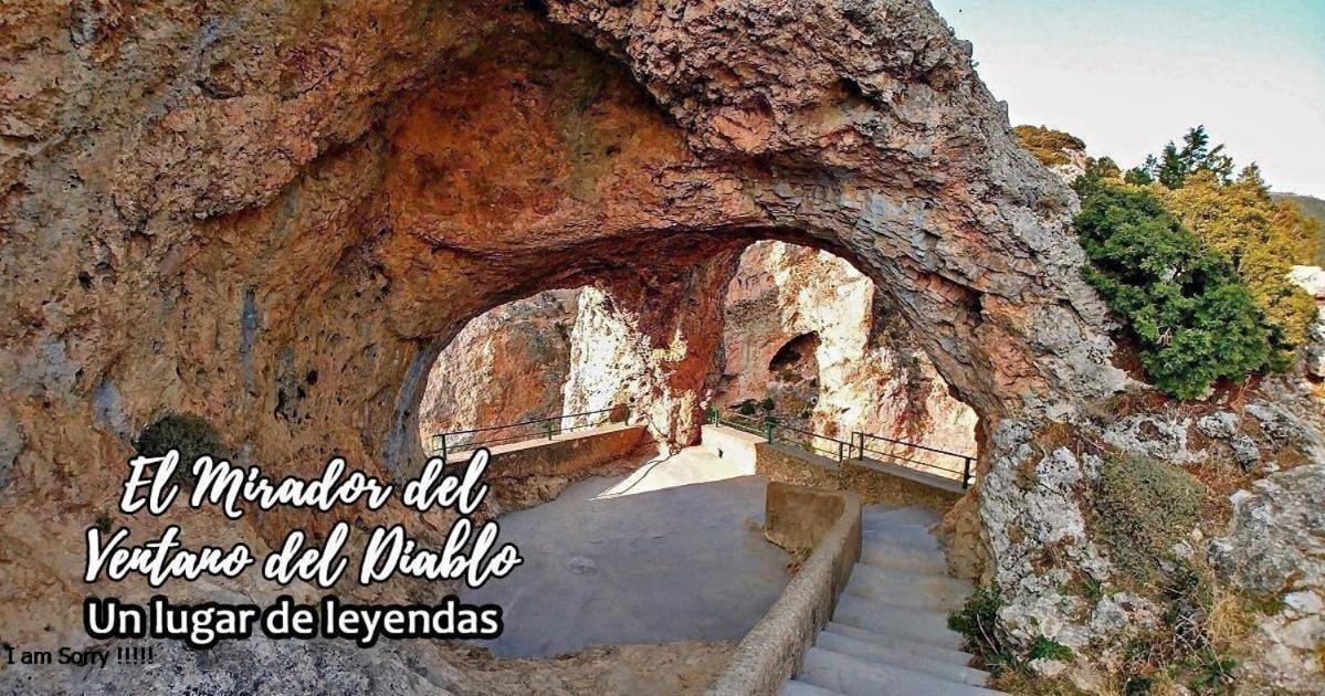 Cabana De Madera Especial Y Acogedora Cardenete ภายนอก รูปภาพ